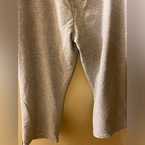 Danskin grey capri sweatpants - Picture 5 of 11